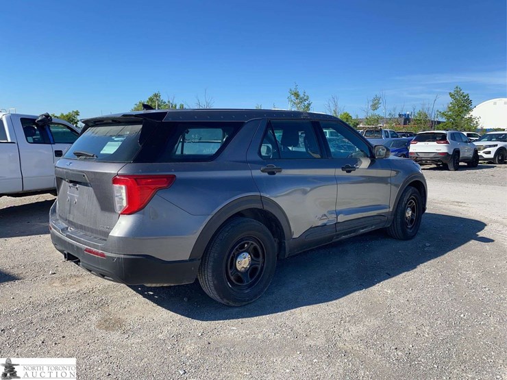 2020-ford-explorer-image-5