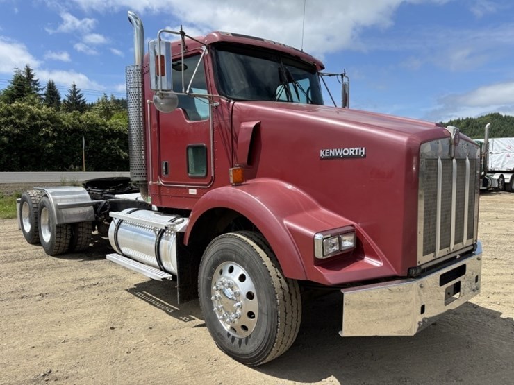 2010-kenworth-t800-image-7