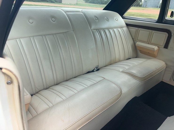 1976-ford-ltd-landau-image-11