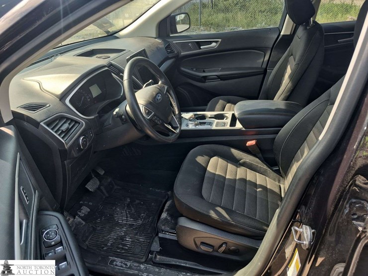 2021-ford-edge-image-12