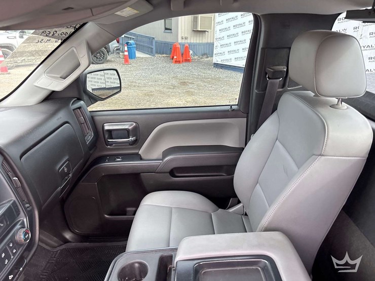 2018-chevrolet-silverado-1500-image-18