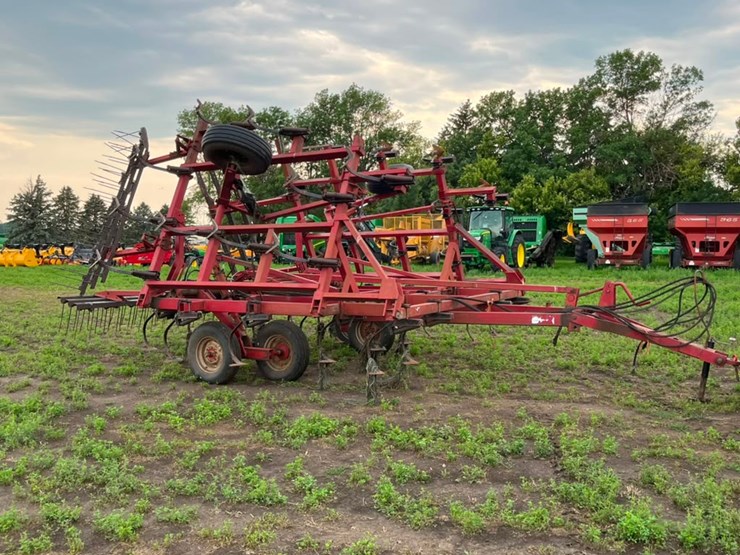 case-ih-4800-image-4