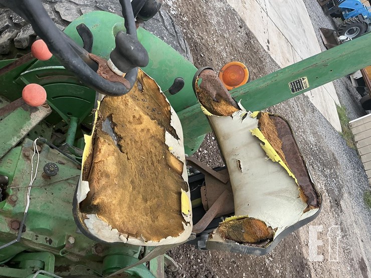 1984-john-deere-2150-image-9