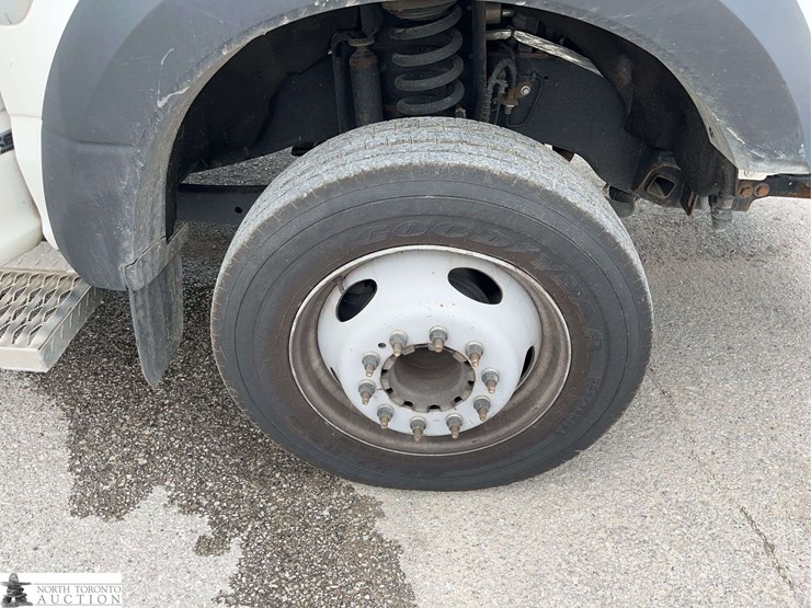 2017-ford-f550-image-28