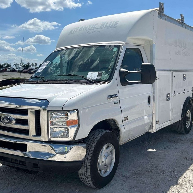 2017 FORD E350