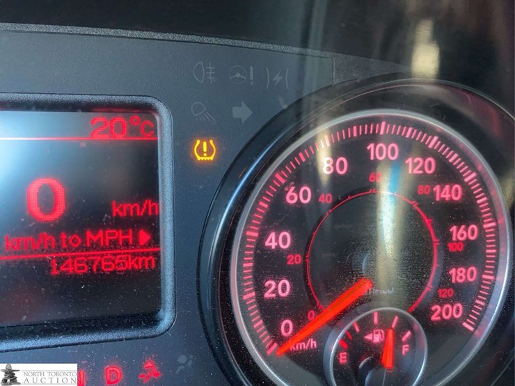 2016-dodge-1500-image-21