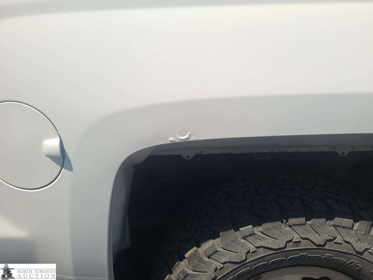 2015-chevrolet-silverado-1500-image-21