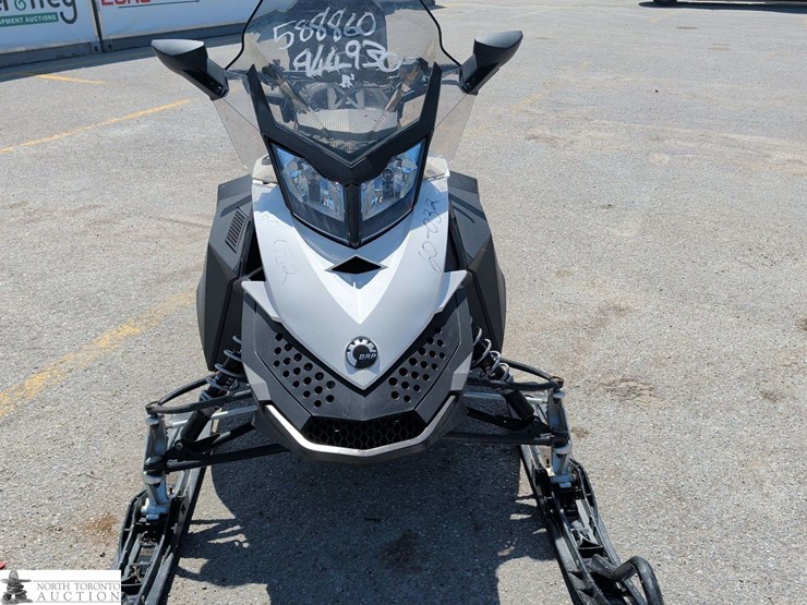 2014-grand-touring-sport-2014-ski-doo-grand-touring-sport-image-12