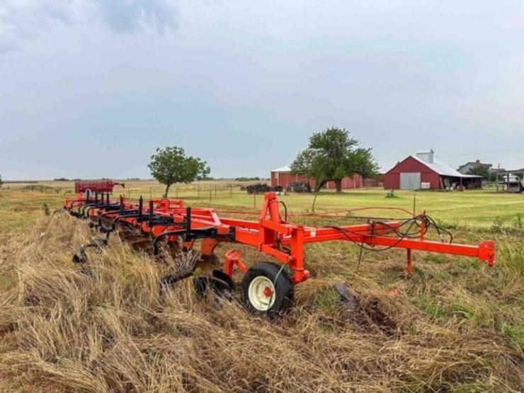blanchat-12-bottom-plow-image-3