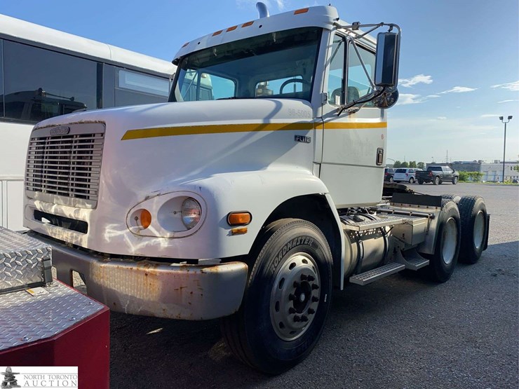 1996-freightliner-fl112-image-1