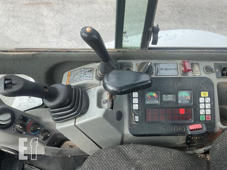 2011-bobcat-e35-image-14