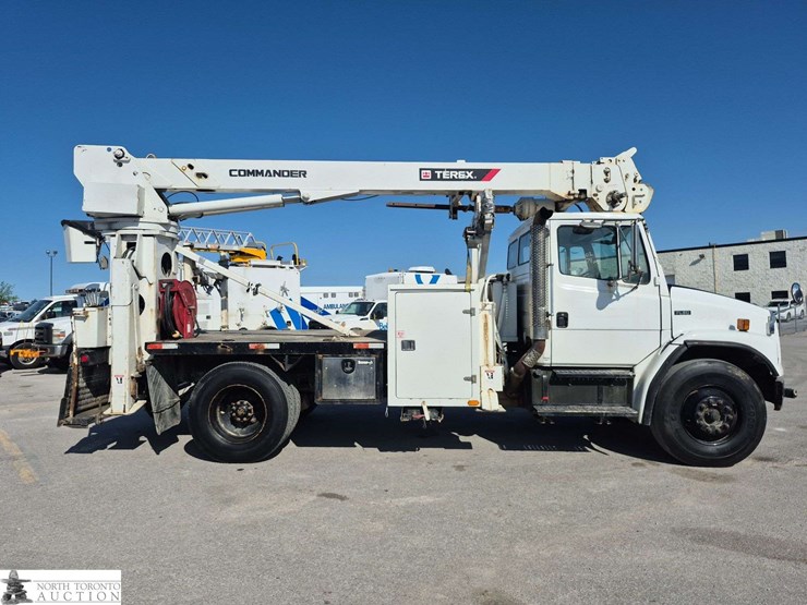 2002-freightliner-fl80-image-4