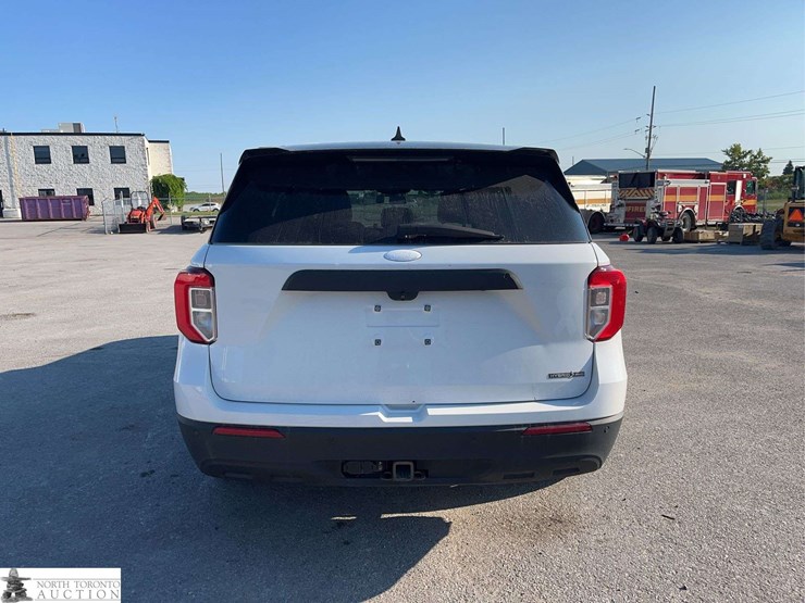 2022-ford-explorer-image-6