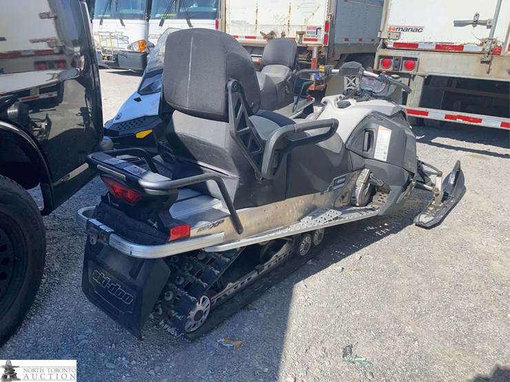 non-operable-2014-ski-doo-grand-touring-sport-image-5