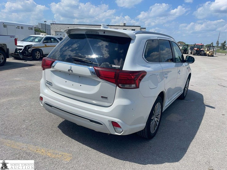2022-mitsubishi-outlander-image-5