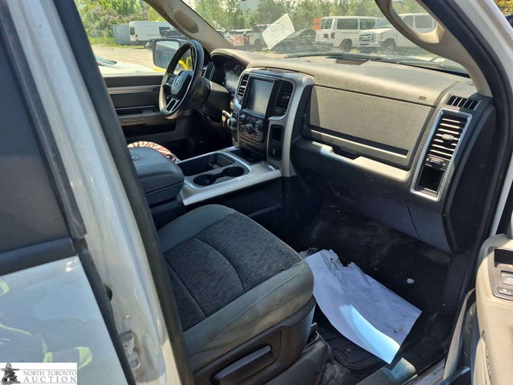 2018-dodge-1500-image-24
