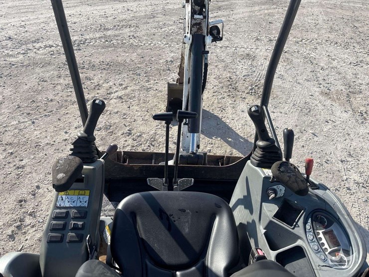 2020-bobcat-e20-image-12