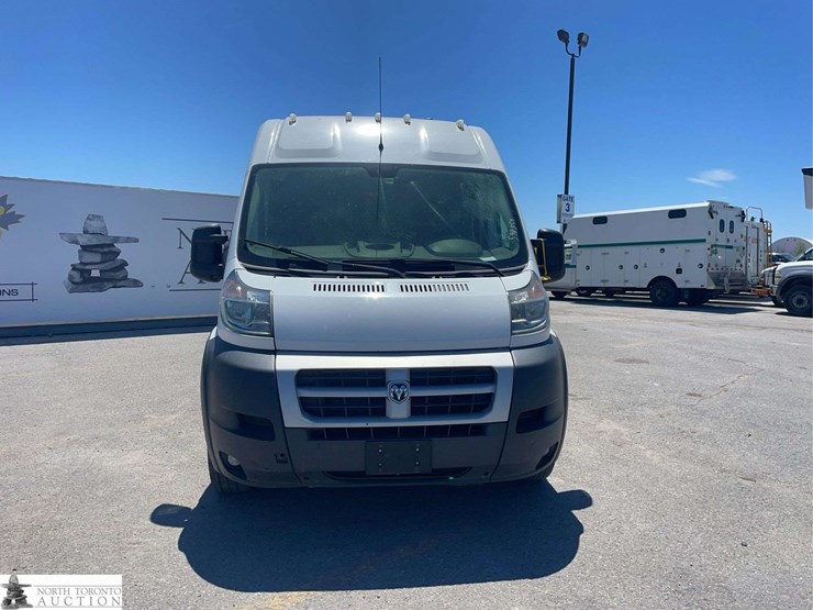 2015-ram-promaster-cargo-van-image-2