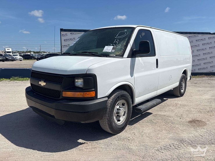 2014-chevrolet-express-2500-image-1