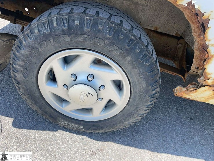 2012-ford-cargo-image-20