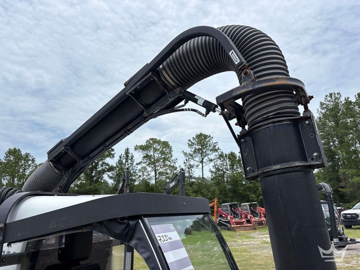 2017-madvac-lr50t-ride-on-litter-vacuum-image-29