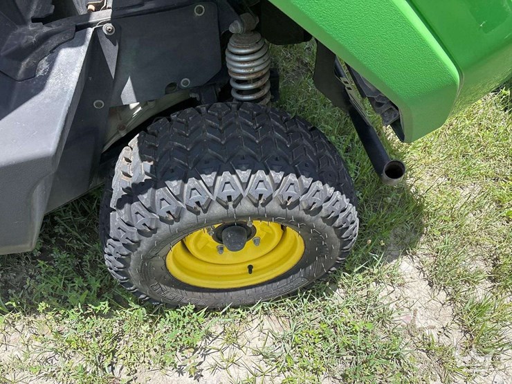 2017-john-deere-gator-image-16