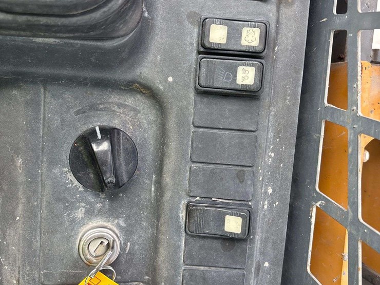 2019-takeuchi-tl10v2-image-24