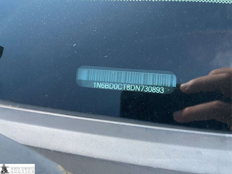 2013-nissan-frontier-image-16