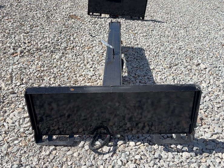 hls82-horizontal-log-splitter-attachment-for-skid-steer-loader-image-2