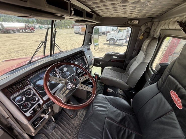 2010-kenworth-t800-image-27