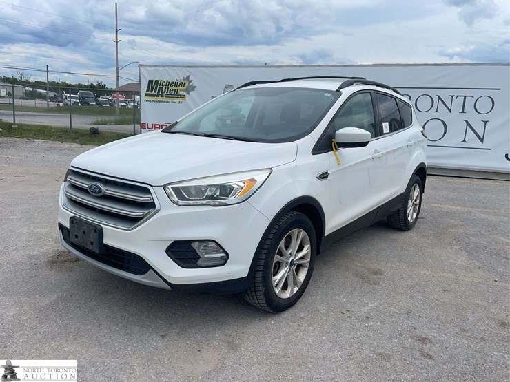 2017-ford-escape-image-1