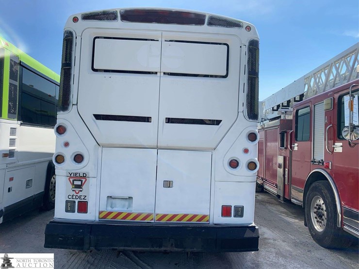 non-operable-2011-motor-coach-industries-d4500-t/a-55-passenger-wheelchair-accessible-bus-image-5