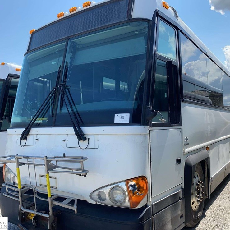 Non-Operable 2010 Motor Coach Industries D4500 T/A Passenger Wheelchair Accessible Bus