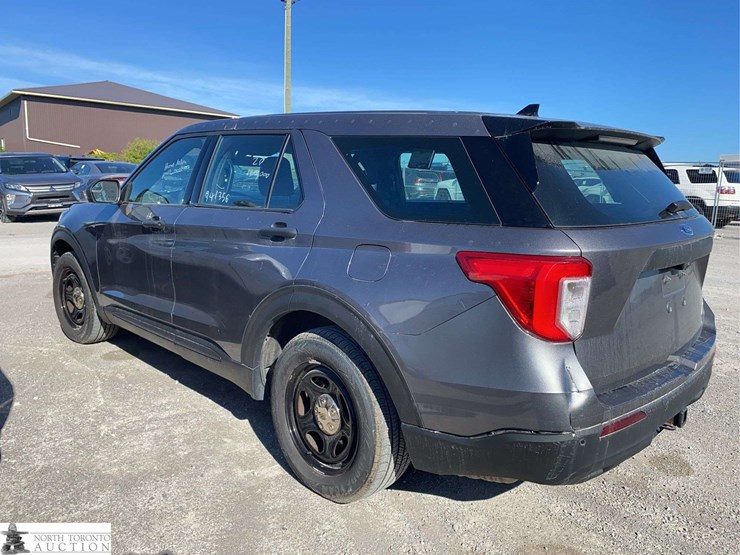 2020-ford-explorer-image-6