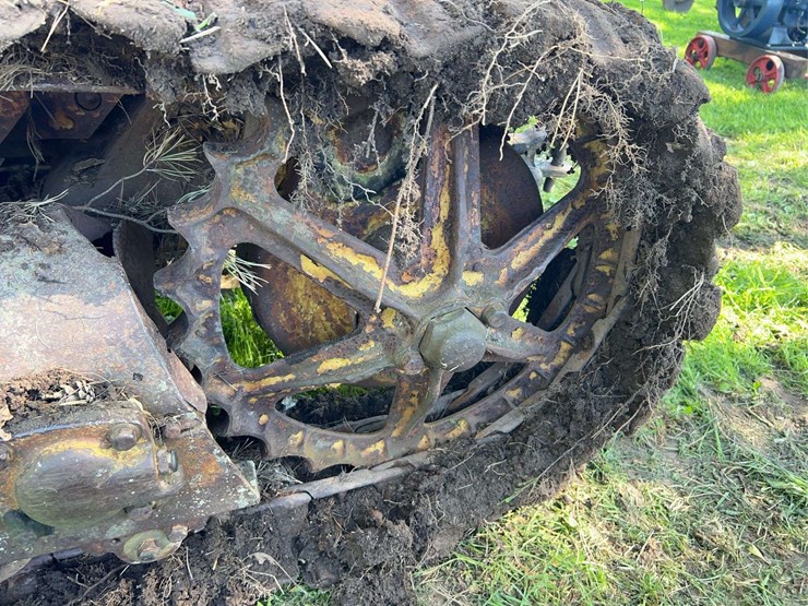 caterpillar-crawler-loader-image-42