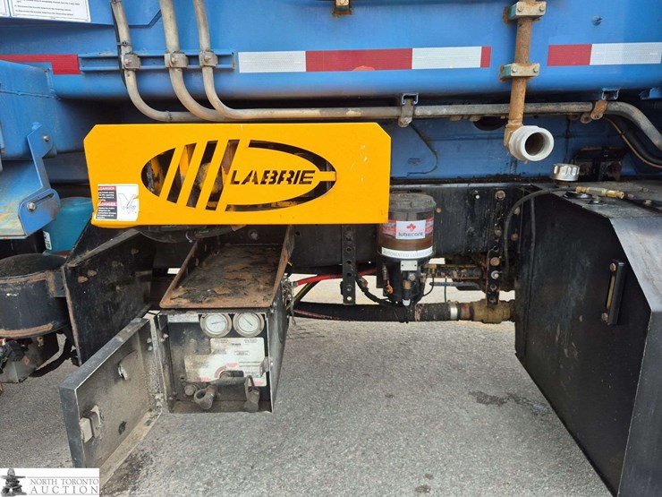 2018-mack-lr633-t/a-refuse-truck-image-26
