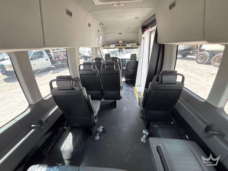 2020-ford-transit-image-24