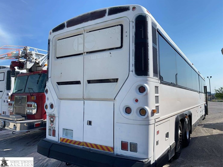 non-operable-2011-motor-coach-industries-d4500-55-passenger-wheelchair-accessible-bus-image-4