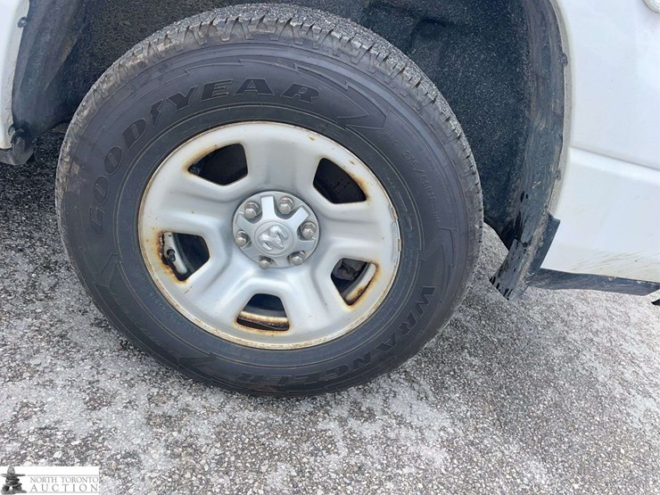 2019-dodge-1500-image-23