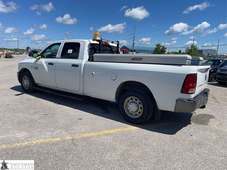 2011-dodge-2500-image-7
