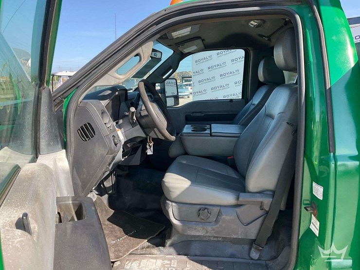 2012-ford-f550-image-15