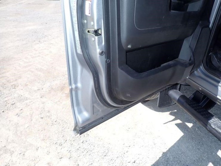 2022-dodge-ram-5500-image-30