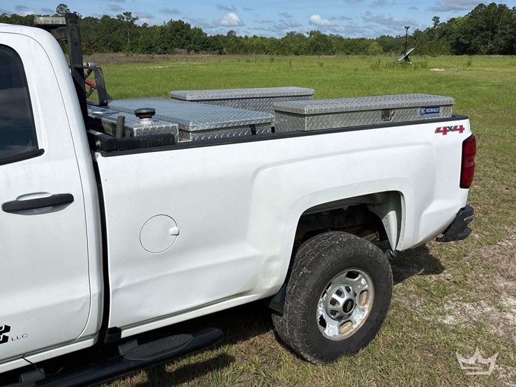 2015-chevrolet-silverado-2500hd-image-7