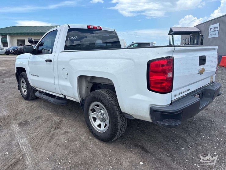 2018-chevrolet-silverado-1500-image-4