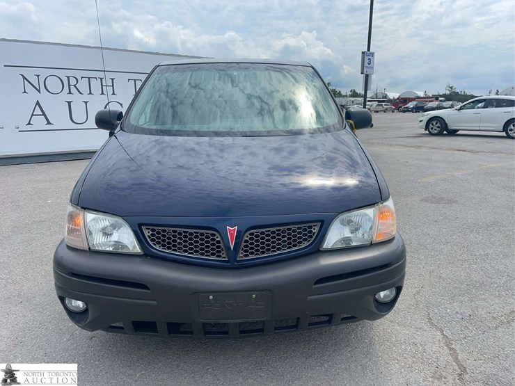 2004-pontiac-montana-image-2