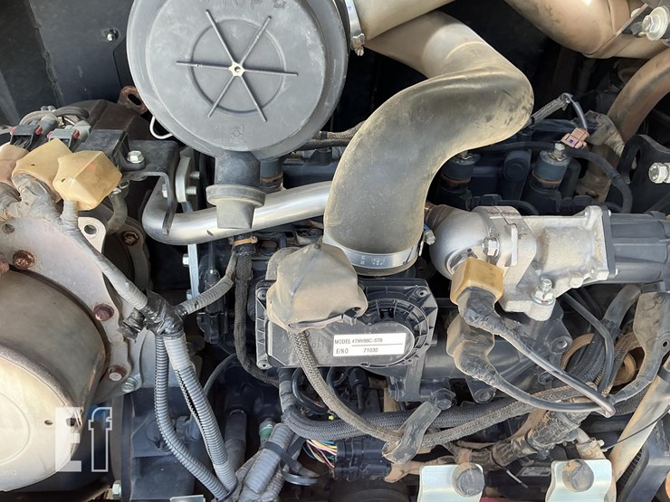 2020-takeuchi-tb240-image-18