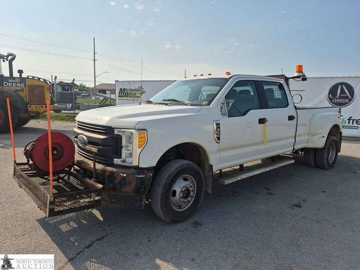 2017-ford-f350-image-1