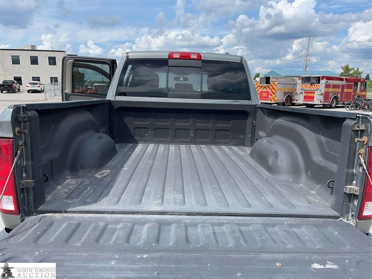 2012-dodge-1500-image-19