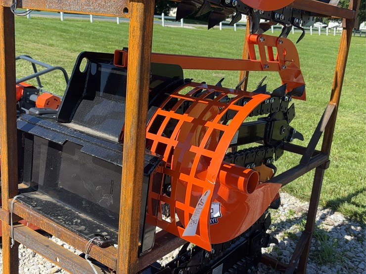d39-skid-steer-trencher-attachment-image-8