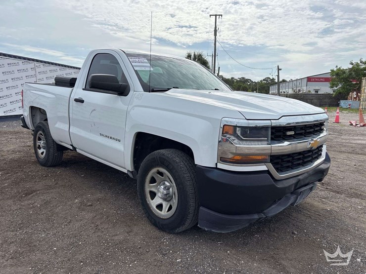 2018-chevrolet-silverado-1500-image-2